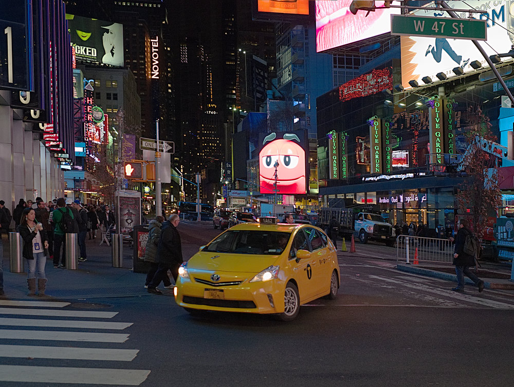 Taxi on West 42nd Street (X-T10 and 23mm)